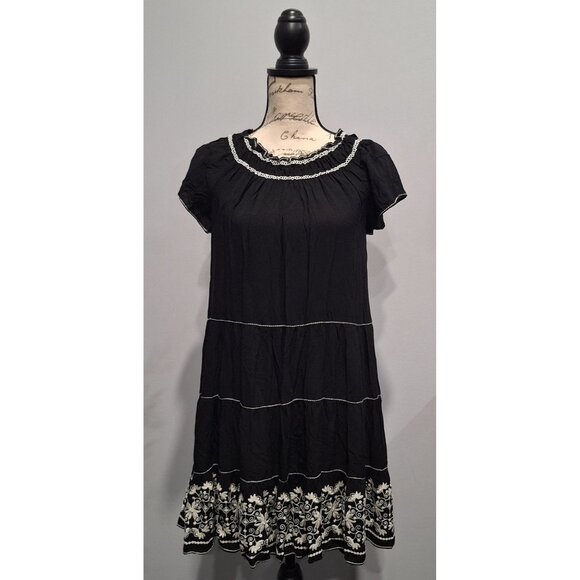 NEW Max Studio Black & White Embroidered Short Sleeve Mini Dress SZ S - Picture 1 of 9